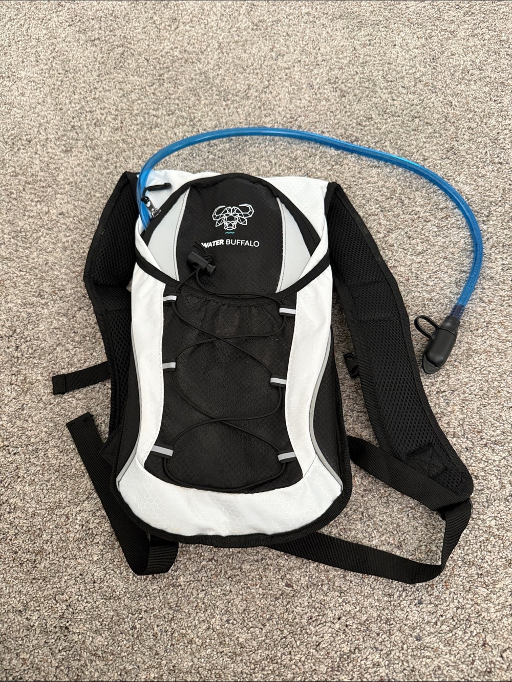 Water Buffalo hydration pack Black & White